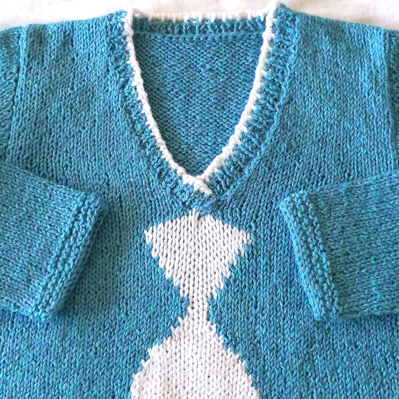 NWOT. Hand-knit by me. Girl's V-Neck sweater with diamond design. - Picture 3 of 4